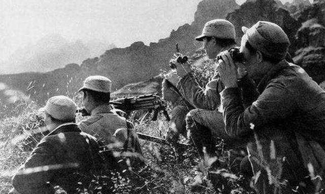 新四军战士腹背受敌,腹背受敌的新四军