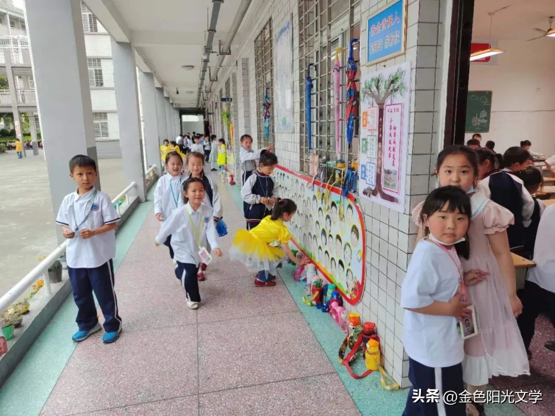 四年级作文我的自画像,我的自画像作文女孩