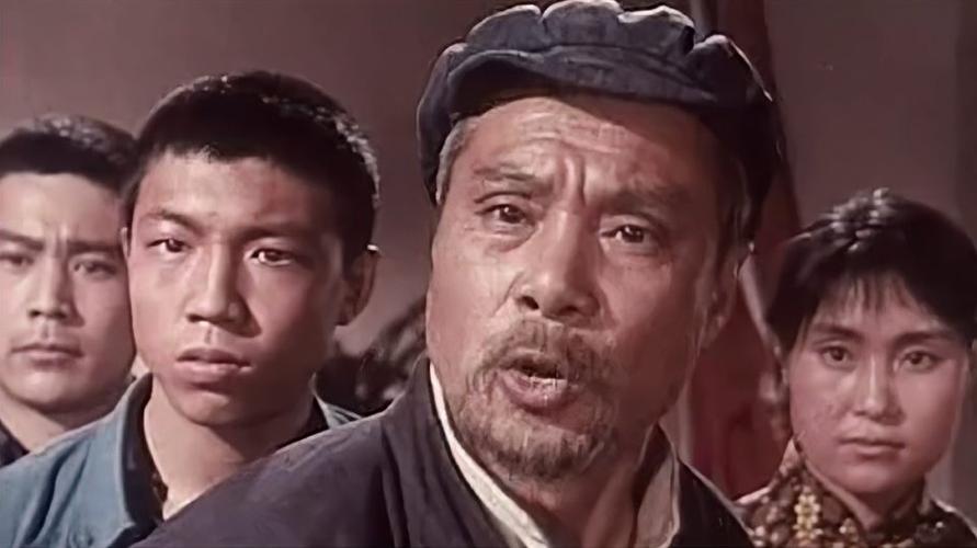 国产电影青松岭全剧,电影青松岭为什么有两个版本