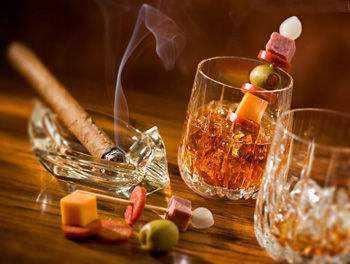 胸口刺痛几秒又好是怎么回事,右乳房靠近胸口处刺痛是心脏病吗