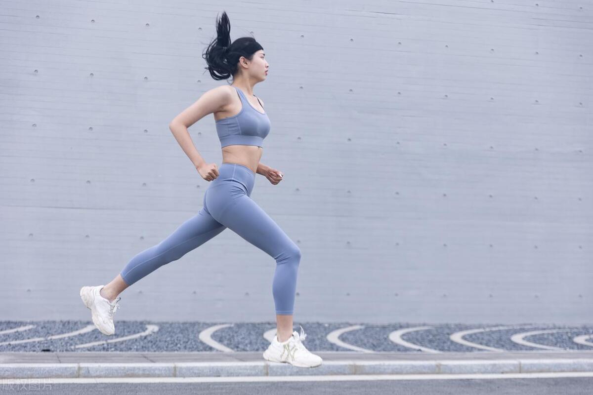 老公晚上睡觉前咳嗽,老公最近莫名晚上咳嗽