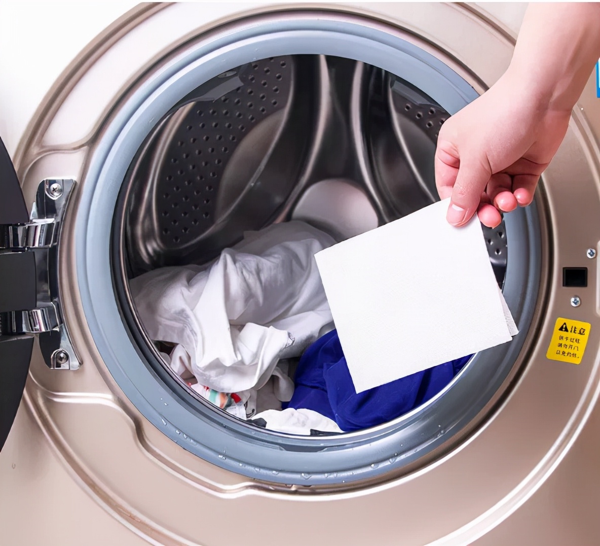 有汗渍的衣服怎么洗用什么办法,洗过的衣服上面有毛絮怎么弄