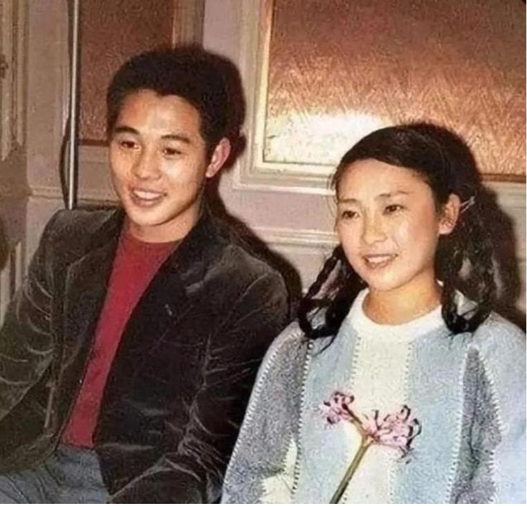 李连杰和黄秋燕利智女儿谁漂亮,黄秋燕女儿和李连杰关系