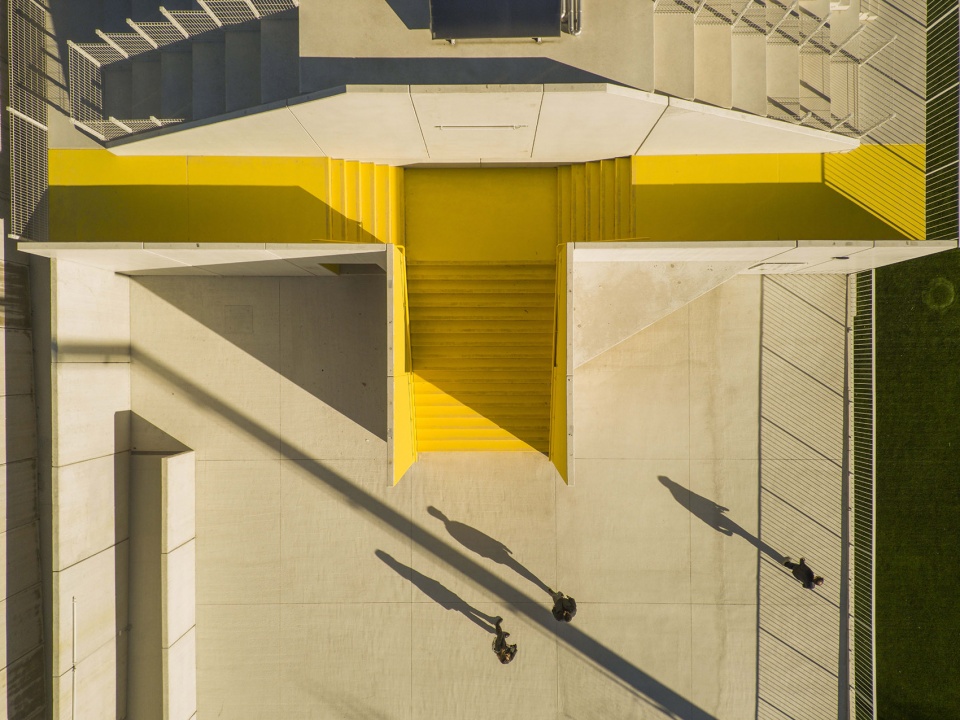 grandstands,grandstanding