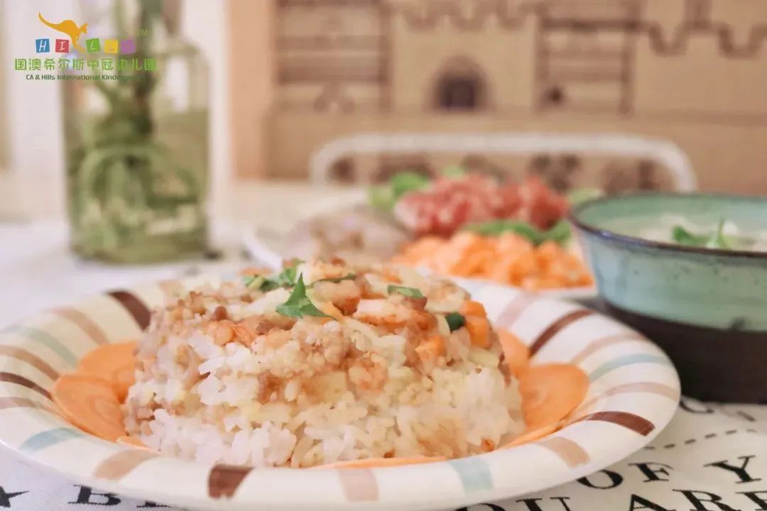 汕头市食品安全协会“食安在线”栏目组走进国澳希尔斯中冠幼儿园