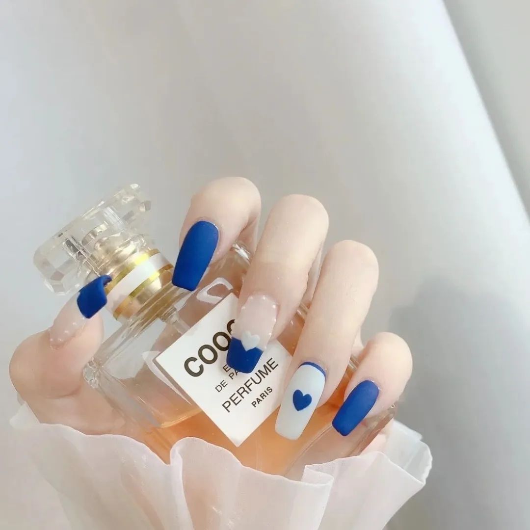 秋冬纯色美甲显白高级跳色高清,夏日美甲显白短甲可爱卡通儿童