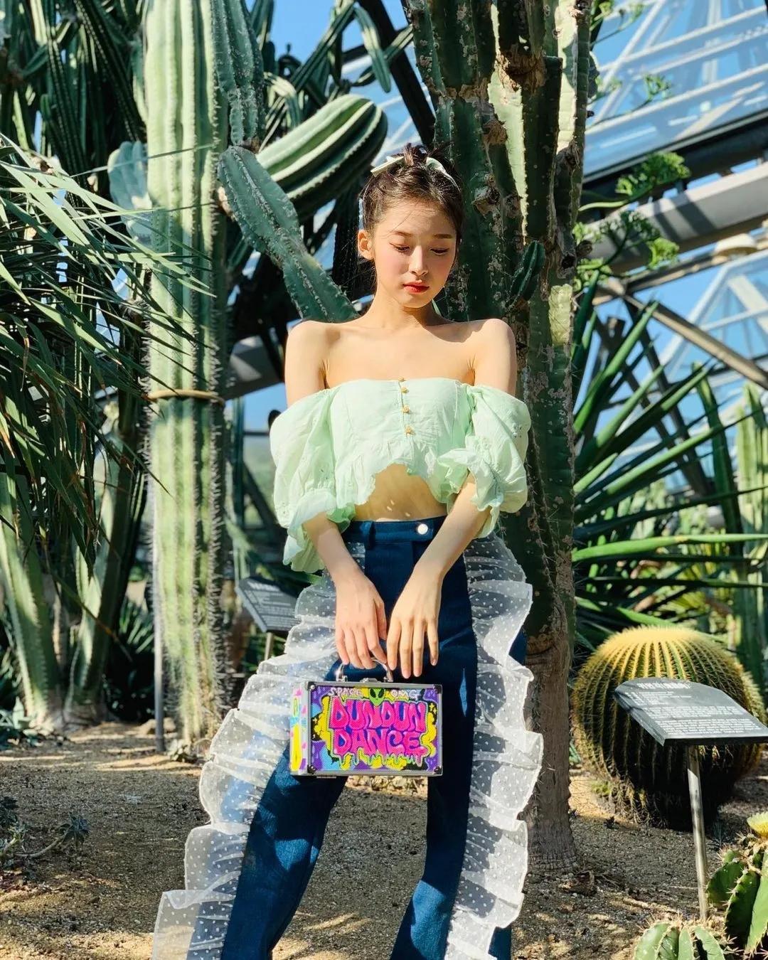 丹宁牛仔配色夏季穿搭,早春牛仔裤穿搭2020