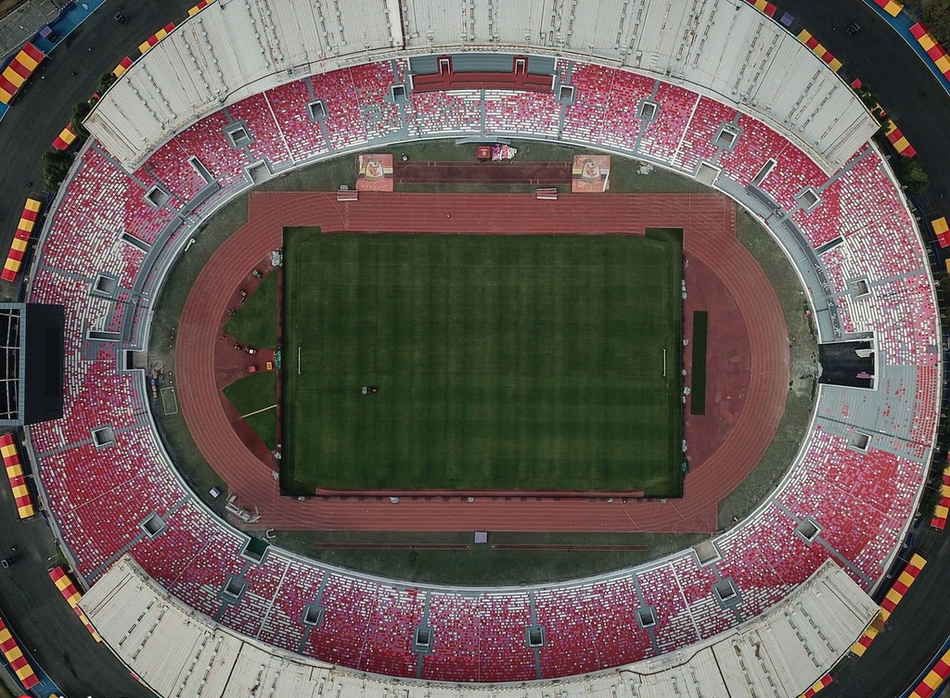 恒大足球场还在建吗,恒大新足球场还建吗