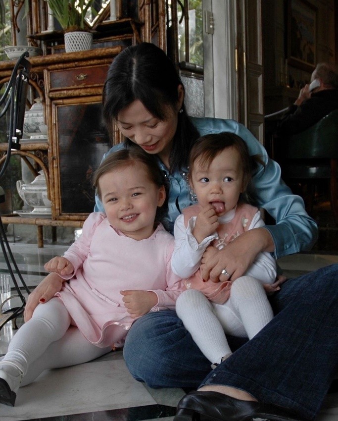 邓文迪与默多克的小女儿,邓文迪的两个女儿与默多克