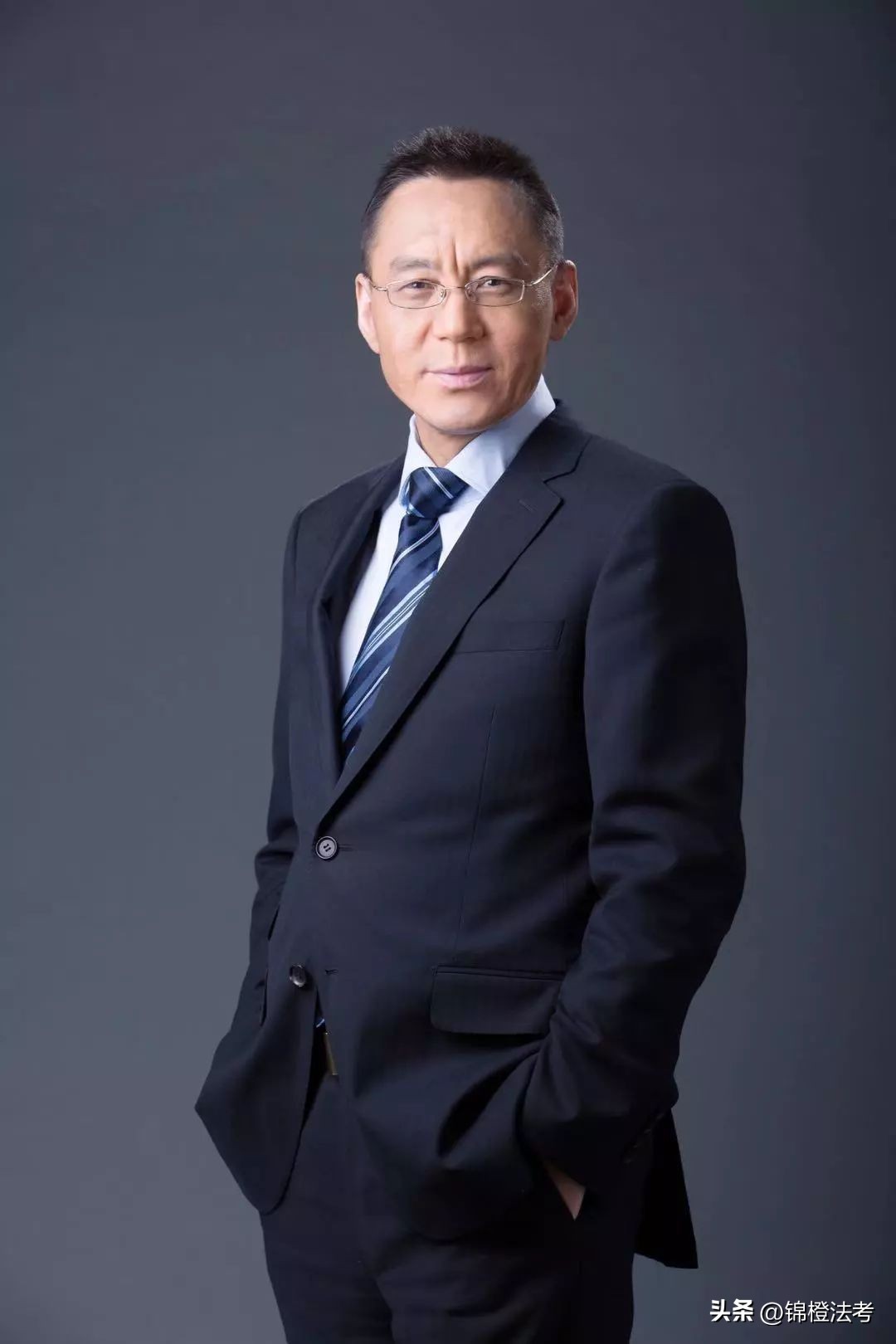 法考民法钟秀勇和张翔哪个好,民法是听张翔的还是钟秀勇的