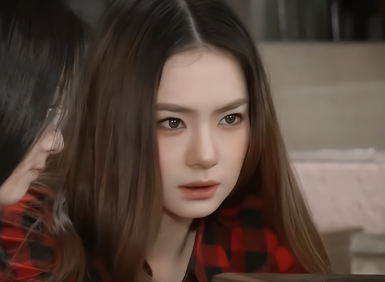 10位颜值巅峰的女星今昔对比,十位素颜女星前后对比