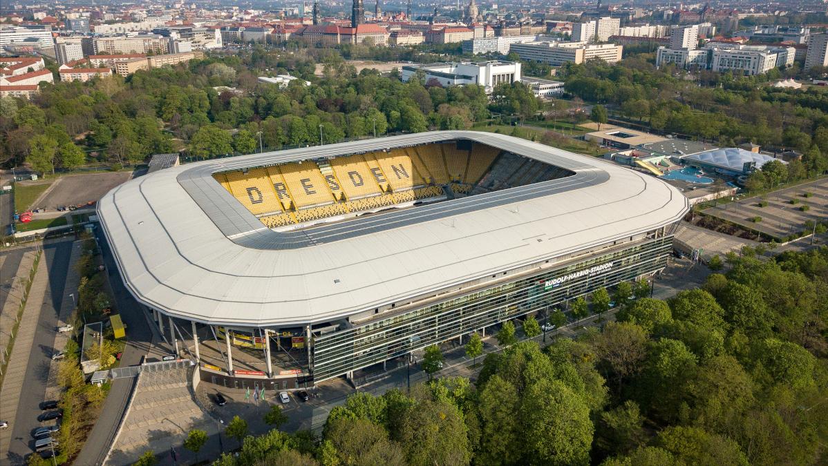 英法德西意低级别足球联赛,欧洲足坛十大震撼球场