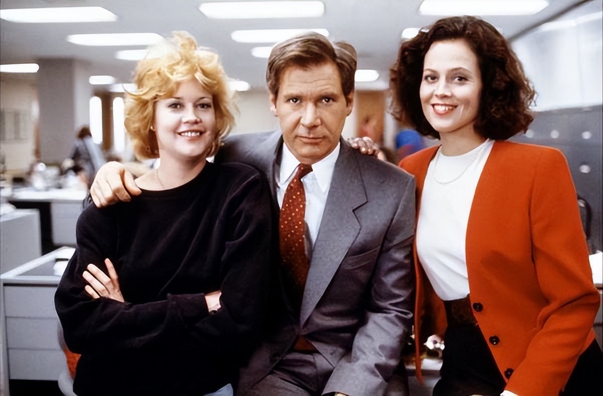 《打工女郎》中展现的女性主义和社会问题对当代社会有何影响？