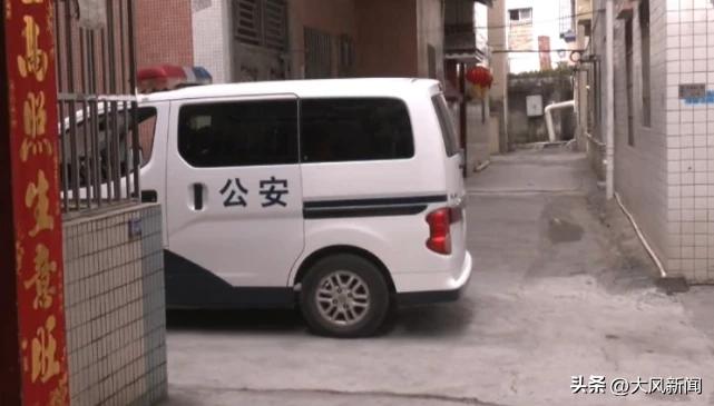 警方上门抓捕偷狗疑犯，其妻将毒狗药倒入厕所下水道不慎中毒亡，当地环保局正检测水质