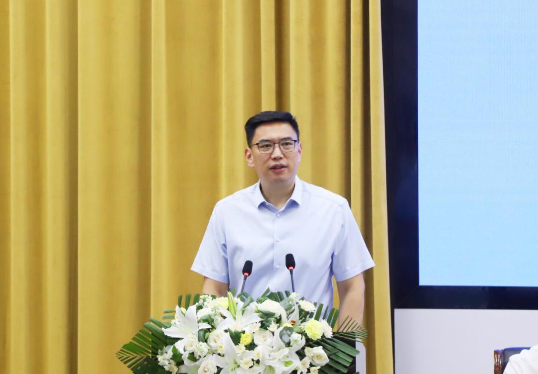 汇博机器人产业学院落户南充科技职业学院