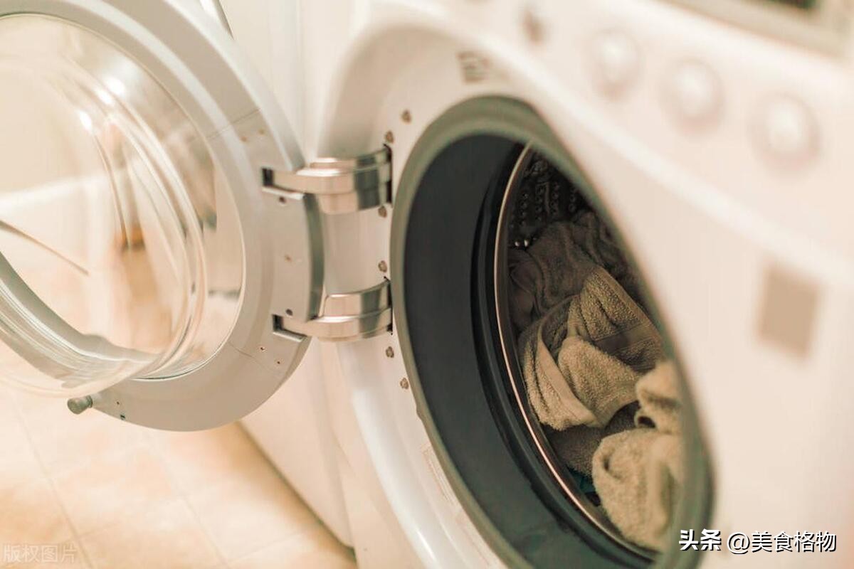 今天才知道，洗床单时加一碗水，不管床单多脏多旧，瞬间洁净如新
