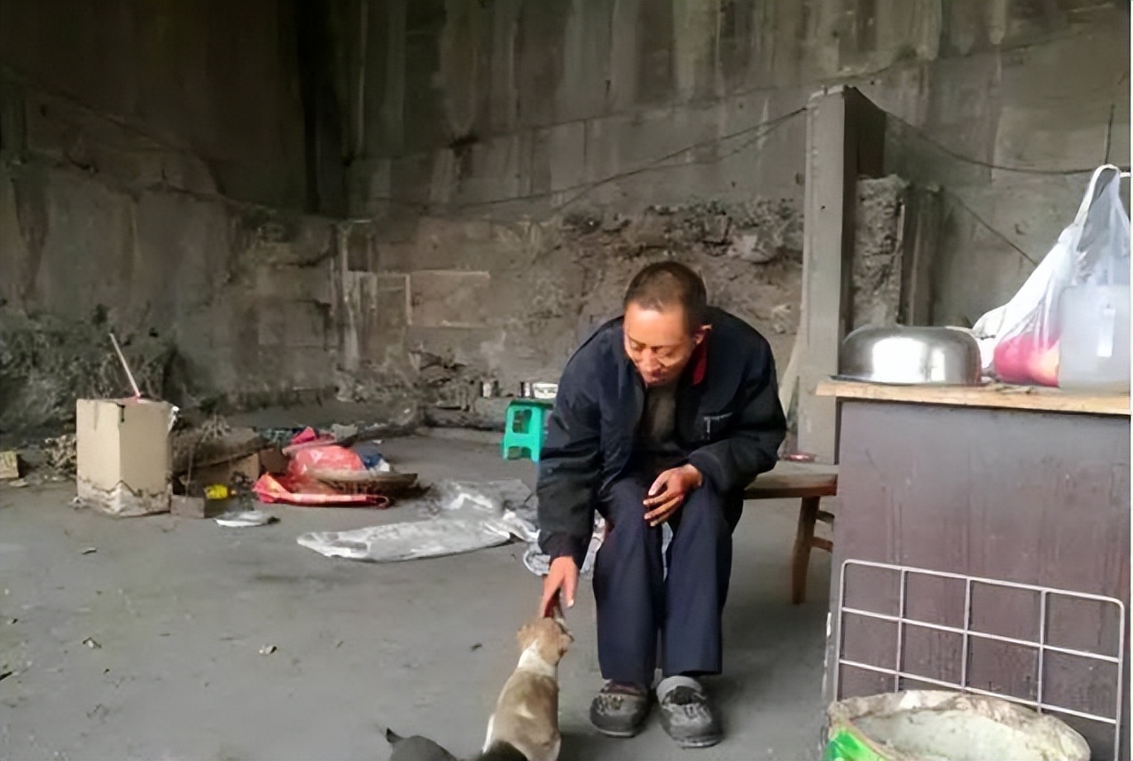 拾荒男子梦到一等奖数字，花18年写出彩票秘籍，直言：能赚800亿