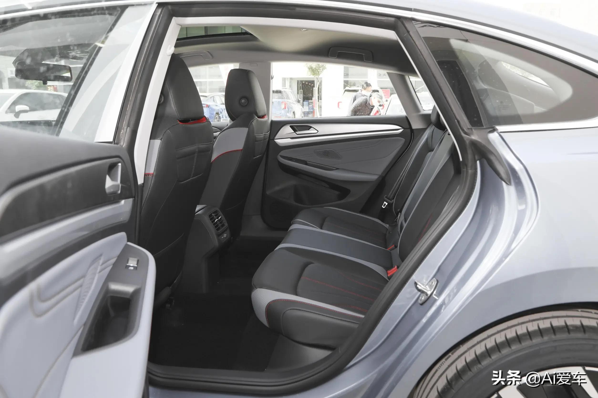 大众凌渡轿跑2022新款落地价,a级最美轿车大众凌渡