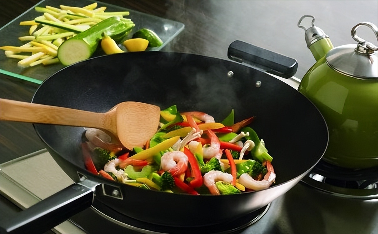 脾胃虚弱吃不下饭怎么办,脾胃不好胃口好怎么回事