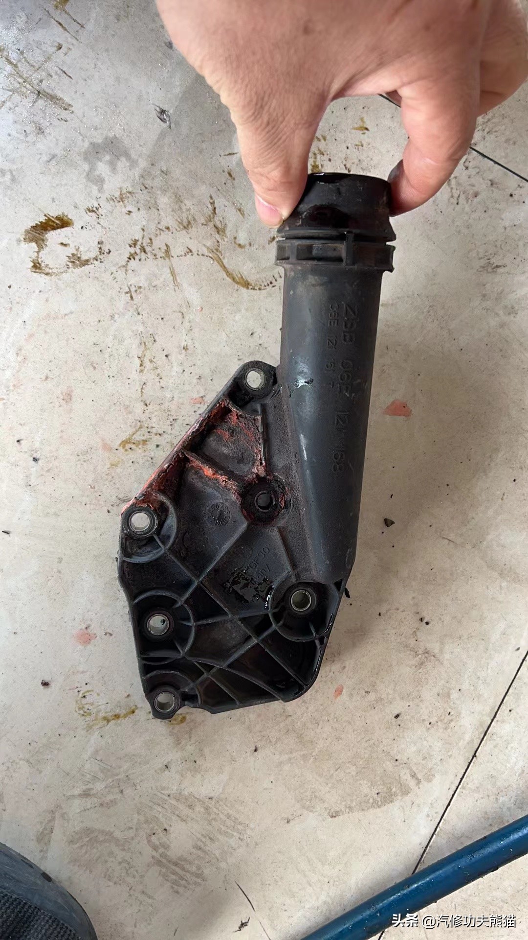 奥迪a6五百块钱,奥迪a65000公里烧一升机油维修