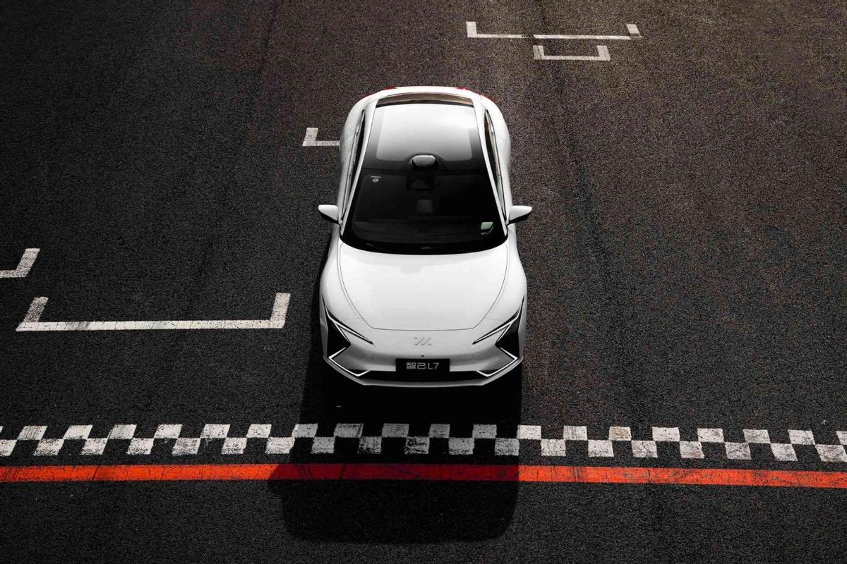 智己L7有备而来，斩获“最长电漂”吉尼斯世界纪录TM荣誉