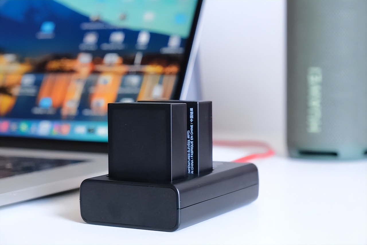 微单电池不耐用，嫌弃原厂电池太贵，平替产品绿联相机电池体验