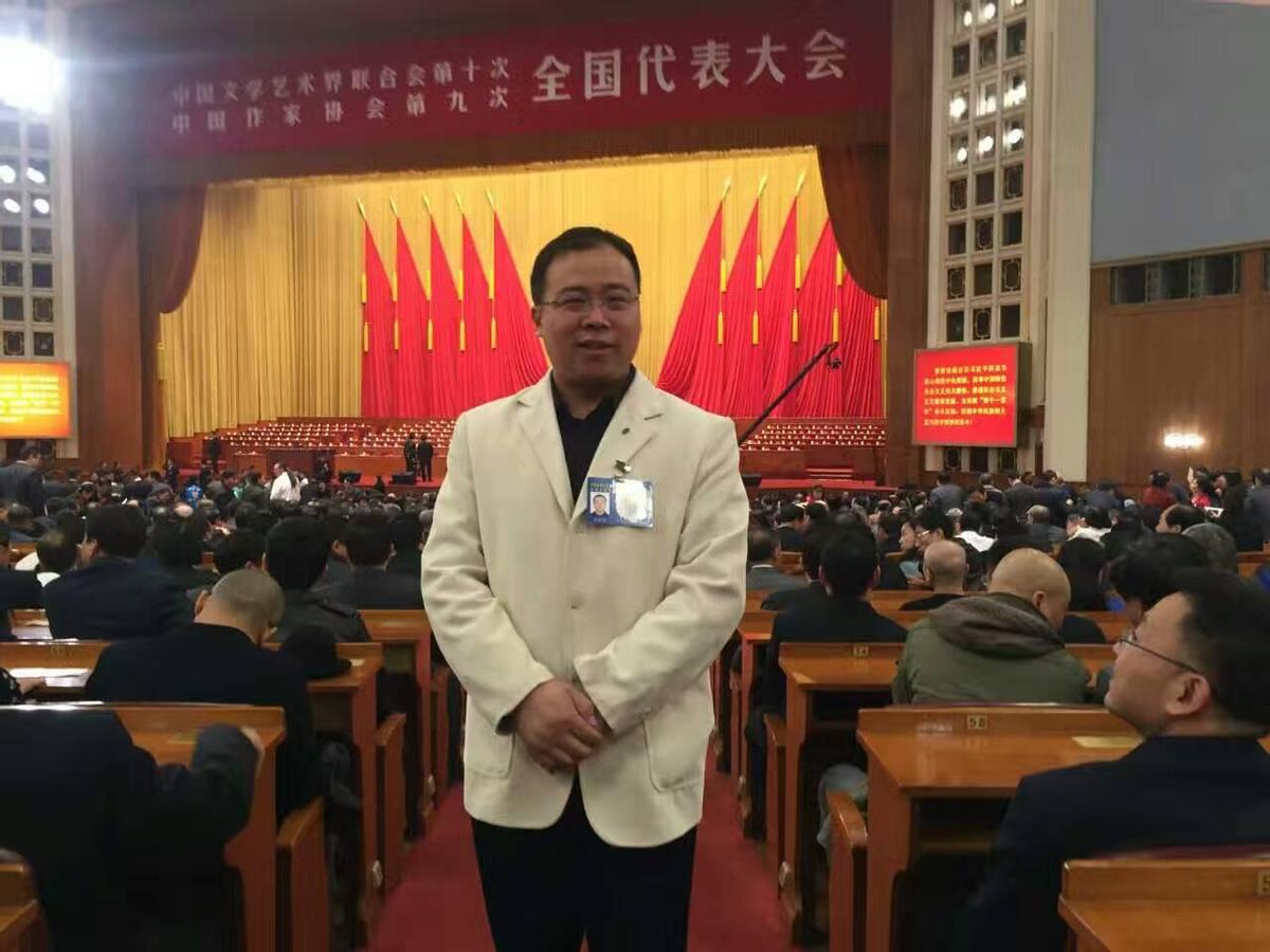 众诗人品读许庆胜《诗坛胡松夏现象解剖》专著诗•50首