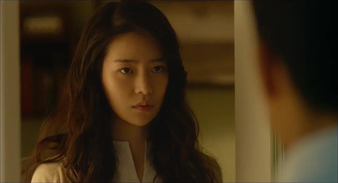 周五的傍晚，最适合观赏情色片。