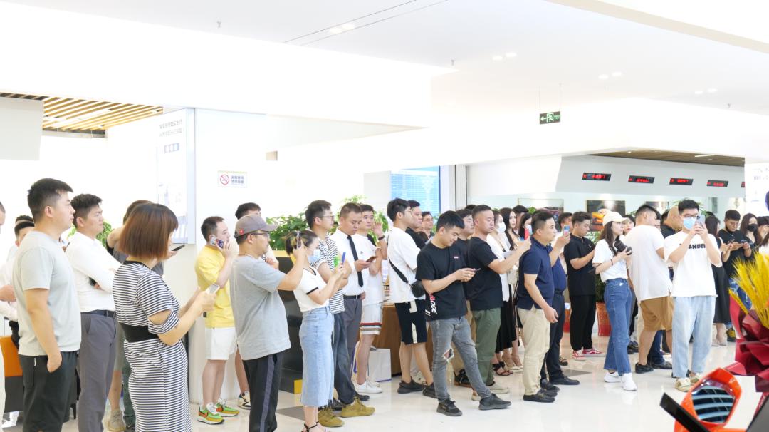 君卡名车杨杰是富二代吗,君卡名车杨杰