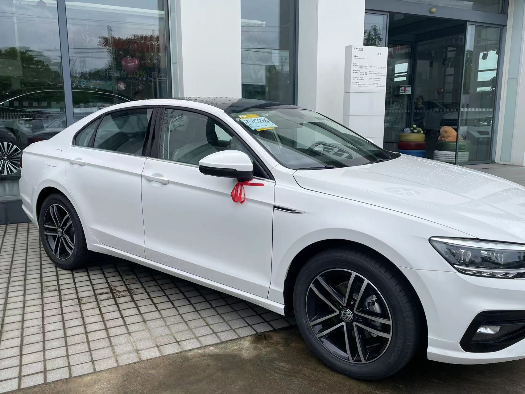 95后小伙买新车,15年凌渡280自动优缺点