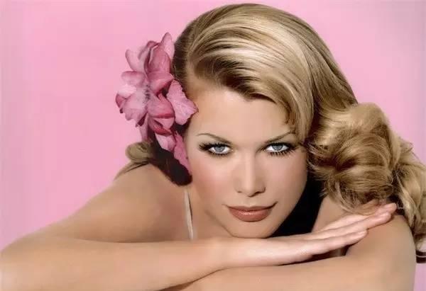 为什么明星斜视眼不明显,明星有间歇性斜视