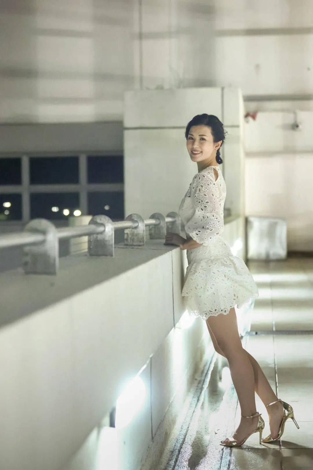 《言法人》，COCO18岁拍的性感照片，30岁要花100万买回来