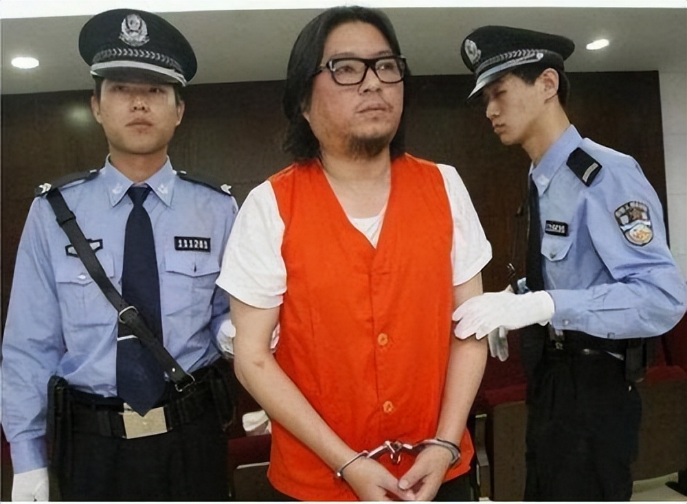 9位顶流明星的狱中生活：没有任何优待，洗澡上厕所没有隐私