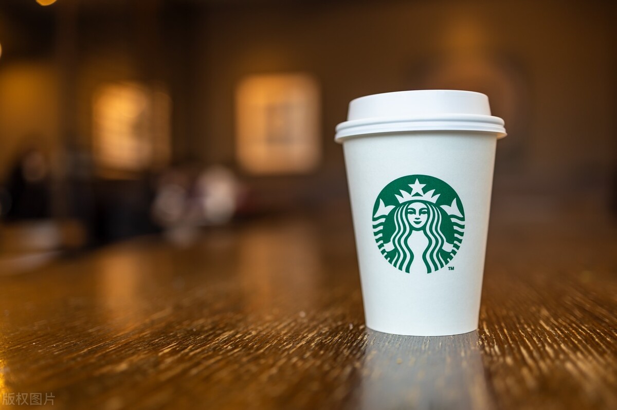 星巴克坐一天的人实拍,星巴克坐一天的人