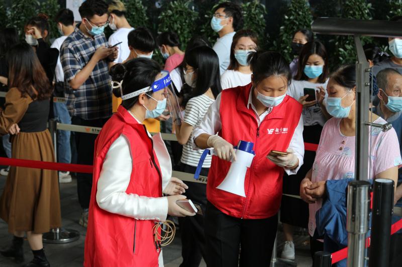 越秀服务2023年全年业绩,喜报荣获物业管理示范小区