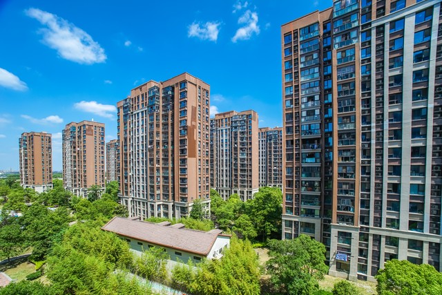 不吃不喝20年买不起房,不吃不喝10年才买得起房