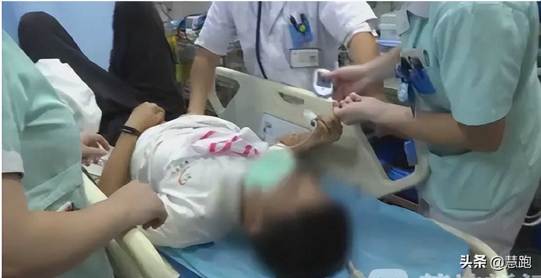 大学生运动后喝冰饮料死亡,近日一高中生运动后喝冰水