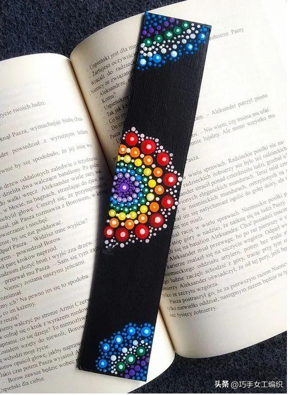 她用粗细不同的铅笔，棉签，牙签，筷子…竟把家里的旧物翻了个新