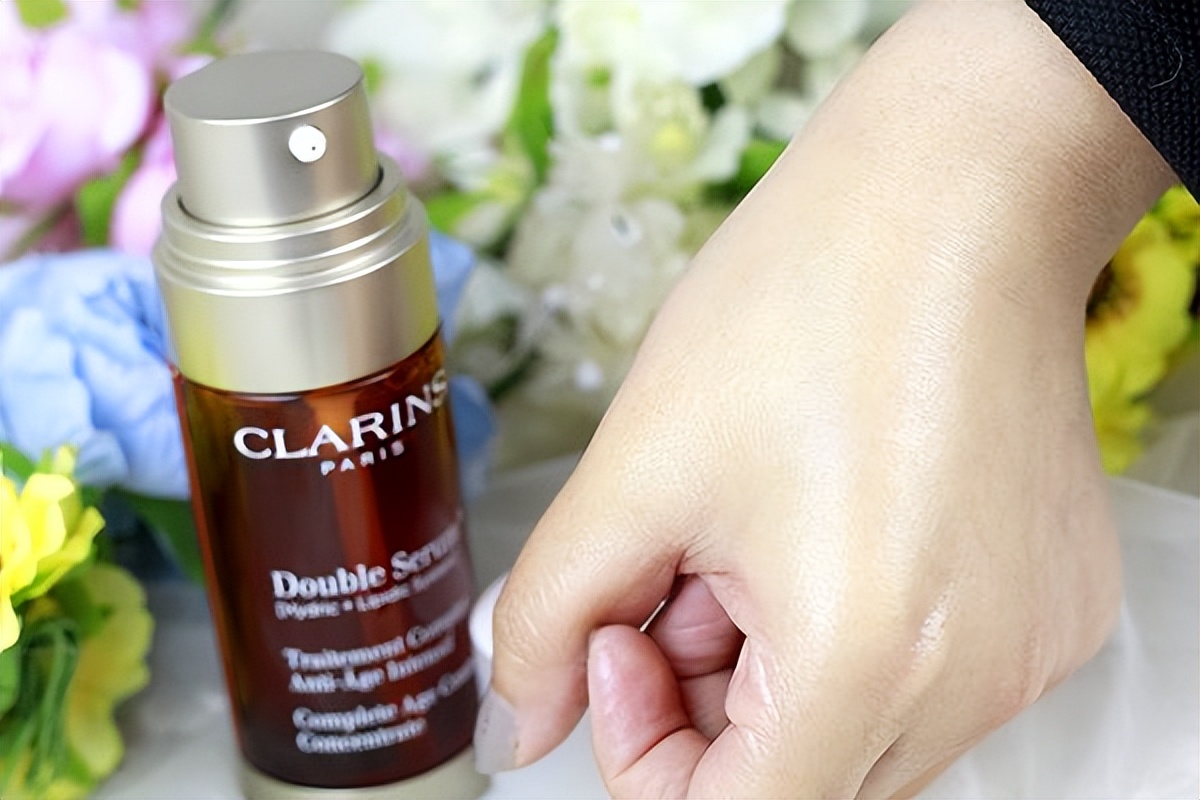 精华液补水美白提亮肤色修复,细致毛孔提亮肤色的精华液