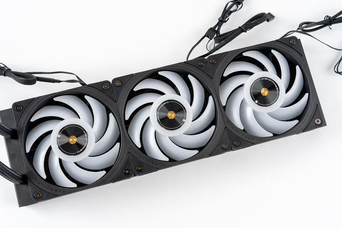 微星z690刀锋可以用1070ti吗,微星z690刀锋钛对比吹雪