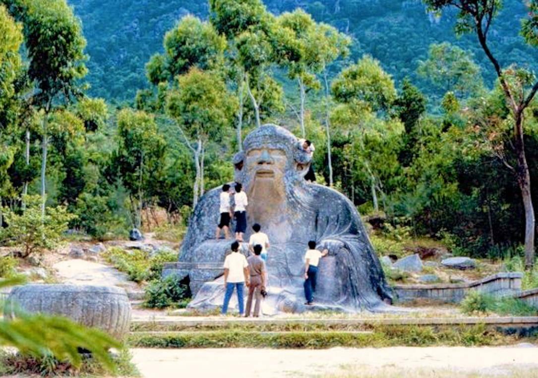 日军兽行：当着男人的面玷污了女儿，临走还残忍割下妻子乳房