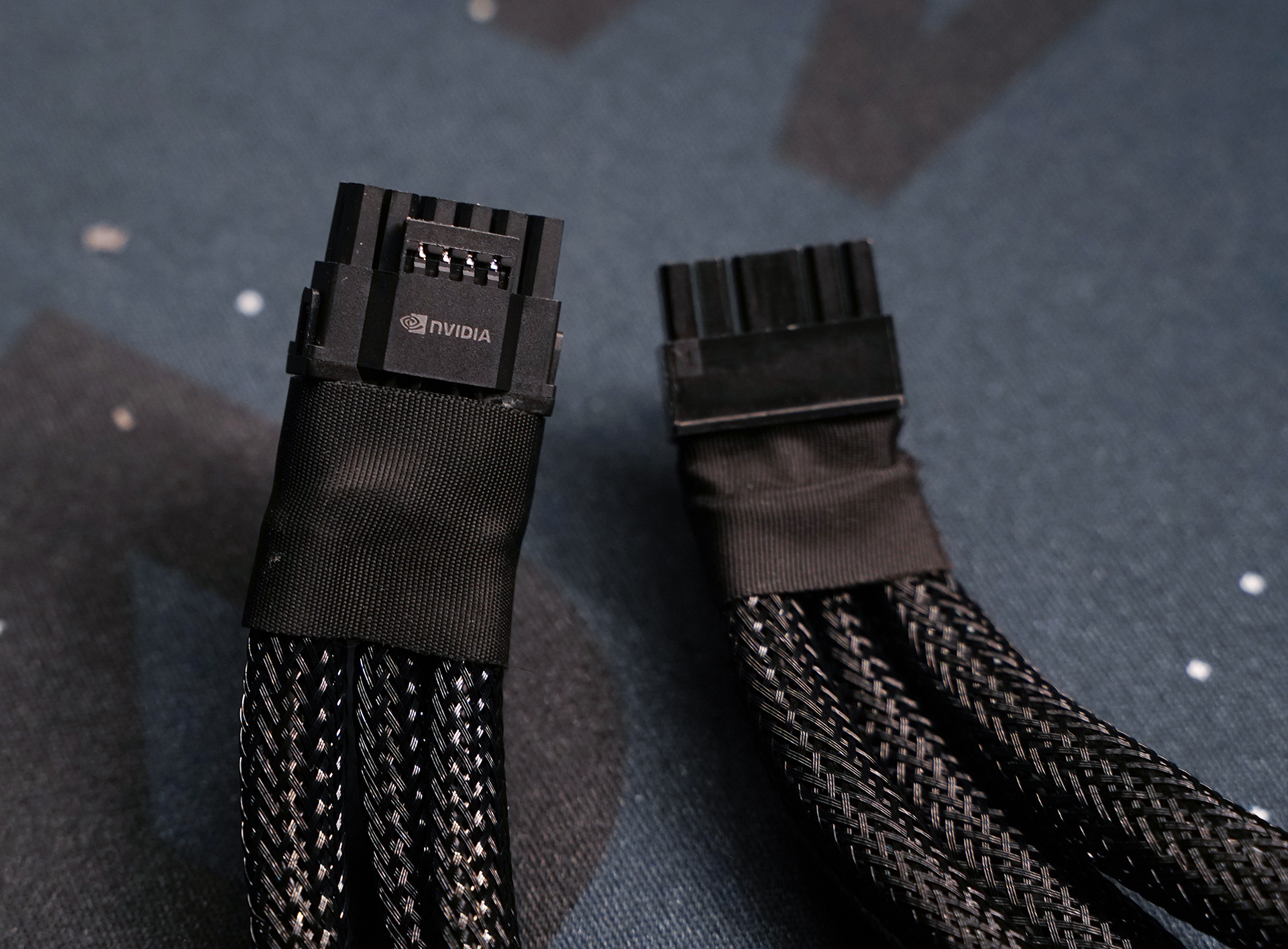 rtx4080魔龙和4090尺寸,rtx4080魔龙多少pin供电