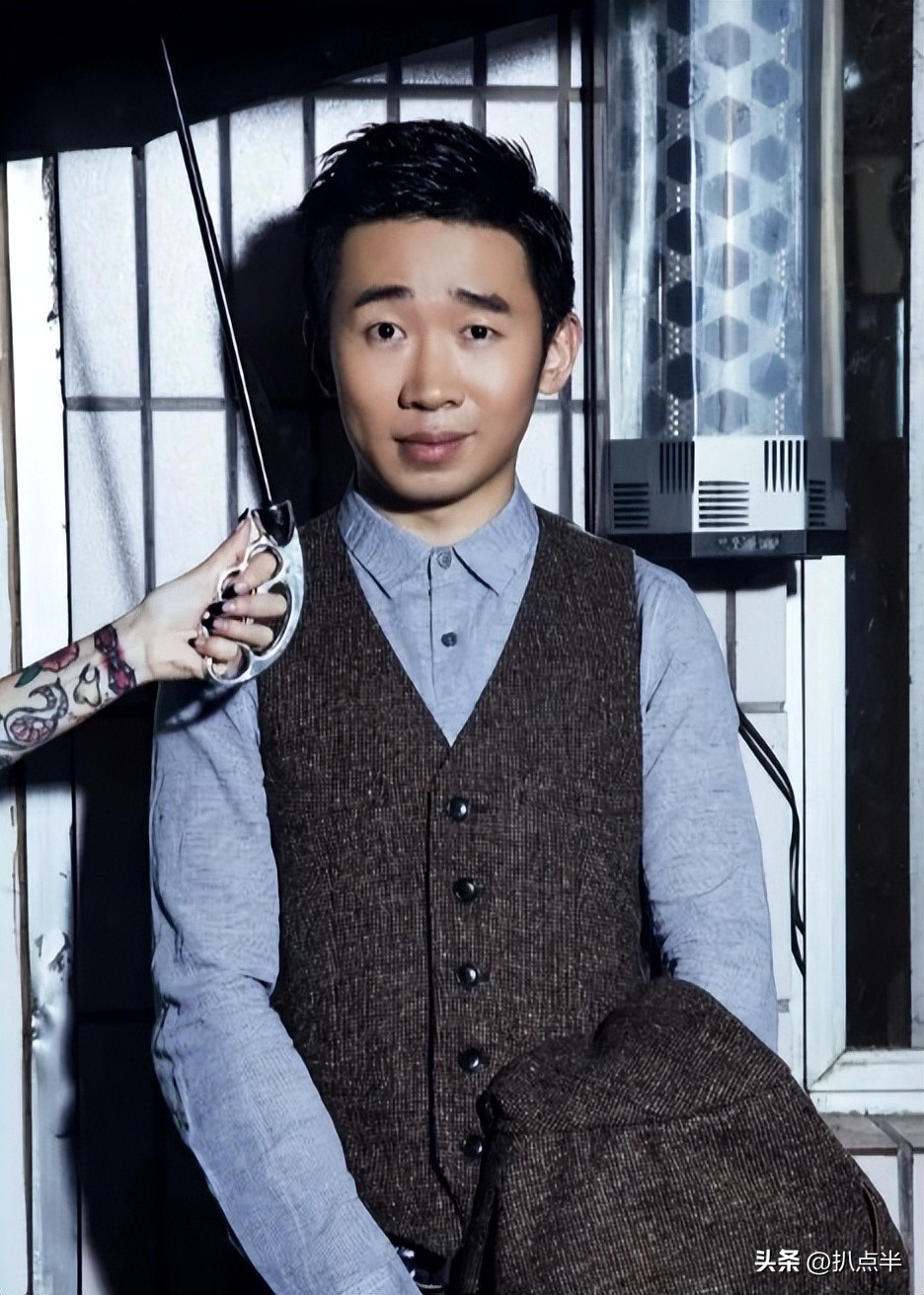 抖音“情圣”杨迪:迎娶相恋15年的素人女友,底层逆袭谱写传奇