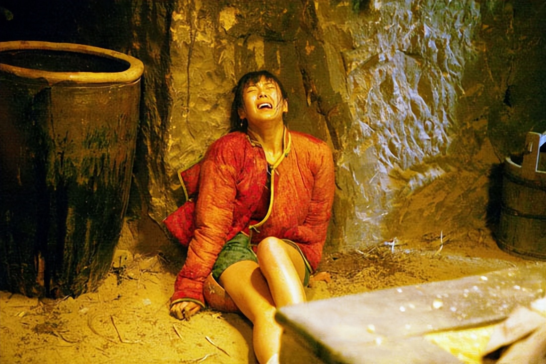 白鹿原：田小娥与4个男人鱼水*欢偷**时，就注定被时代思想禁锢杀死