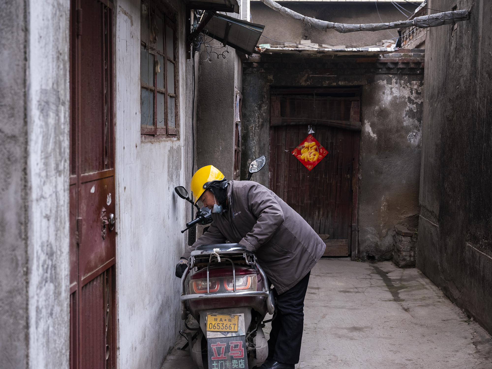 73岁老人8千工资花6千请保姆,80岁老头每月花19000元请保姆