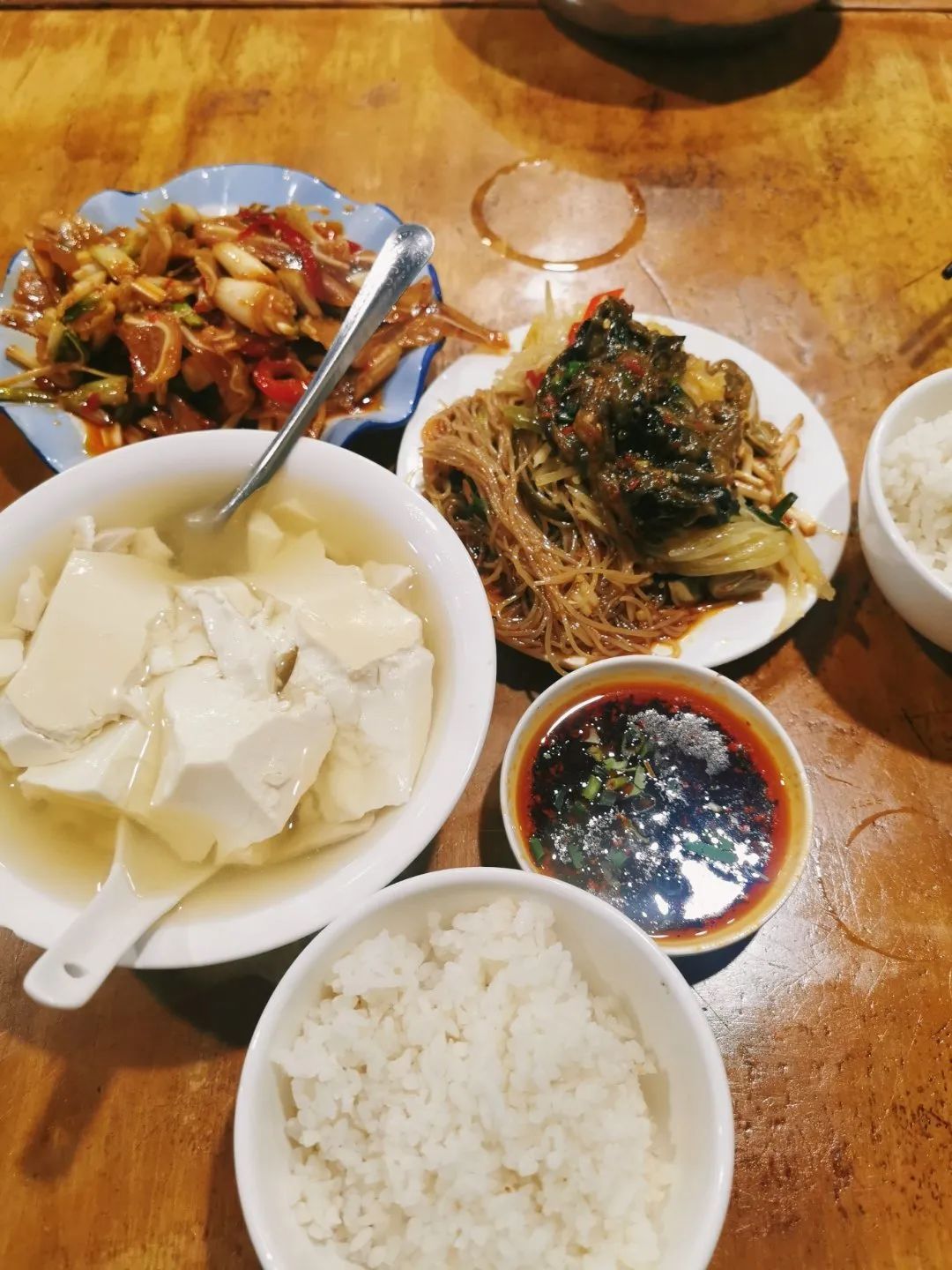 外地朋友来四川吃美食,外地朋友来四川吃苍蝇馆子