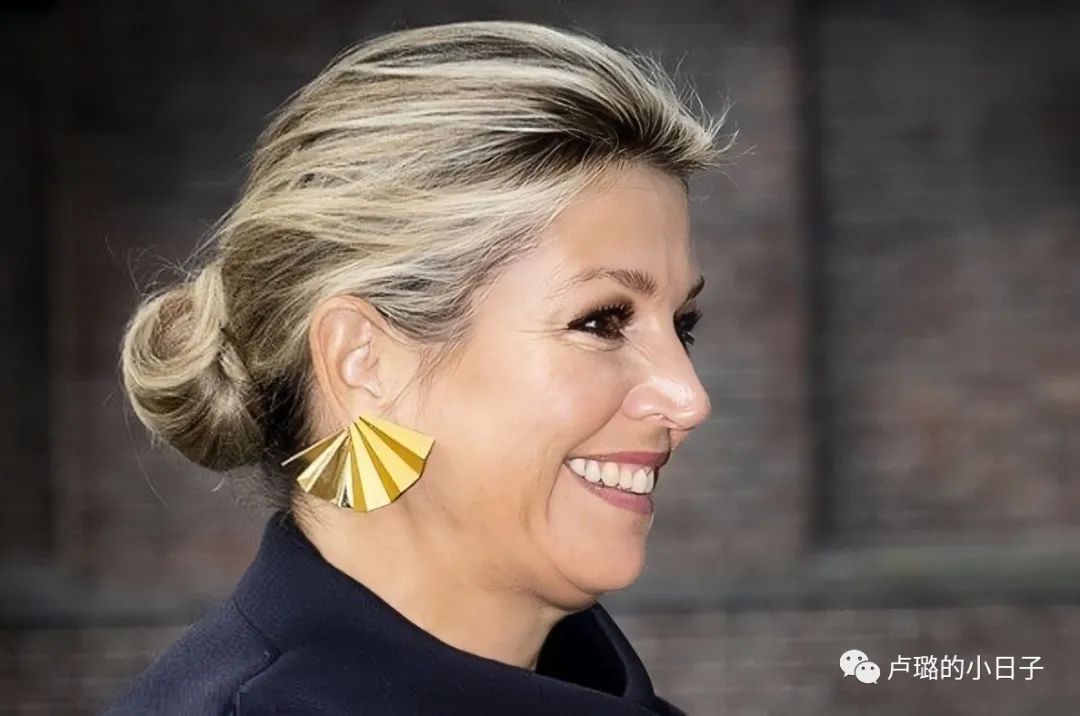 一对耳环价值36万,一对耳环一百万