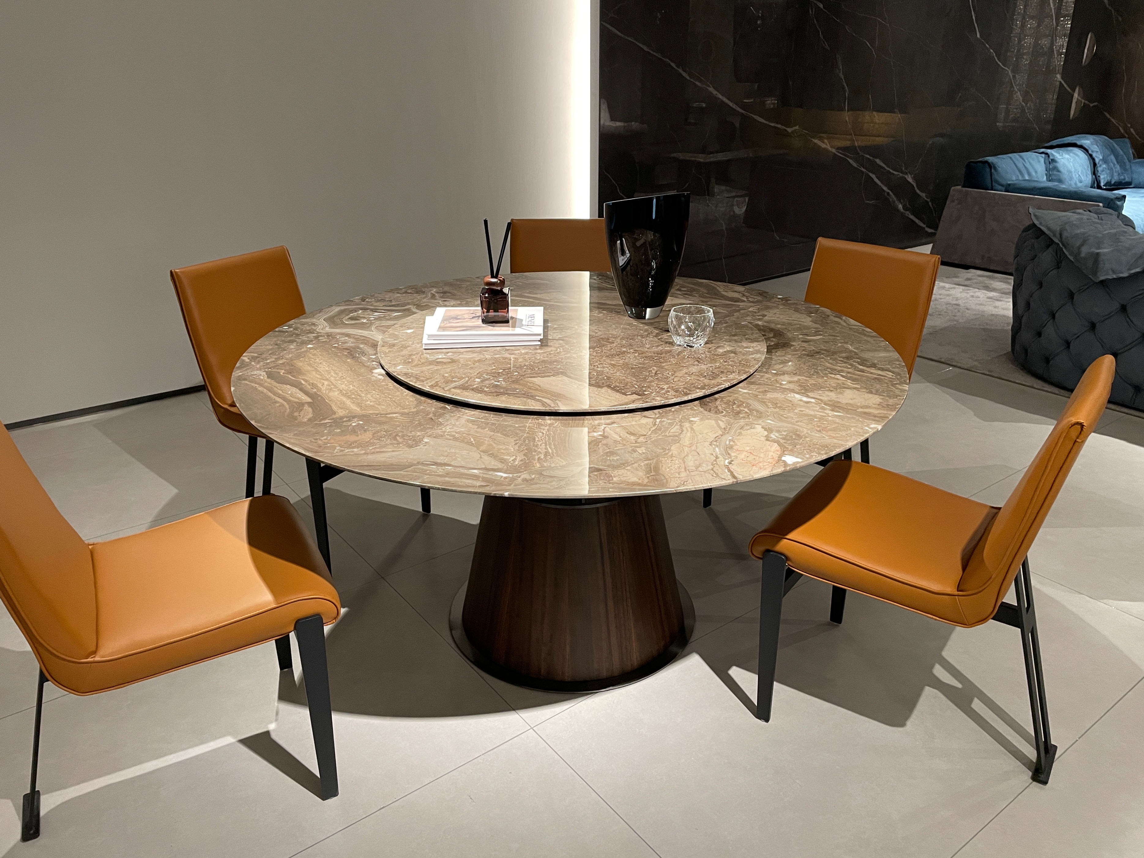 高端餐桌椅如何选购,各材质餐桌椅选购全攻略