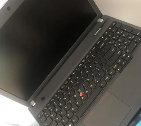 联想笔记本电脑发烫怎么解决,联想笔记本刚运行键盘发烫正常吗