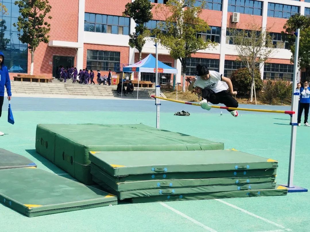 随县第三届“新华杯”中小学生运动会在炎帝学校举行